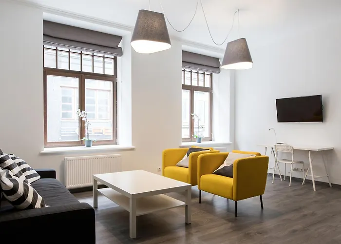 Sunny Apartment In Old Riga